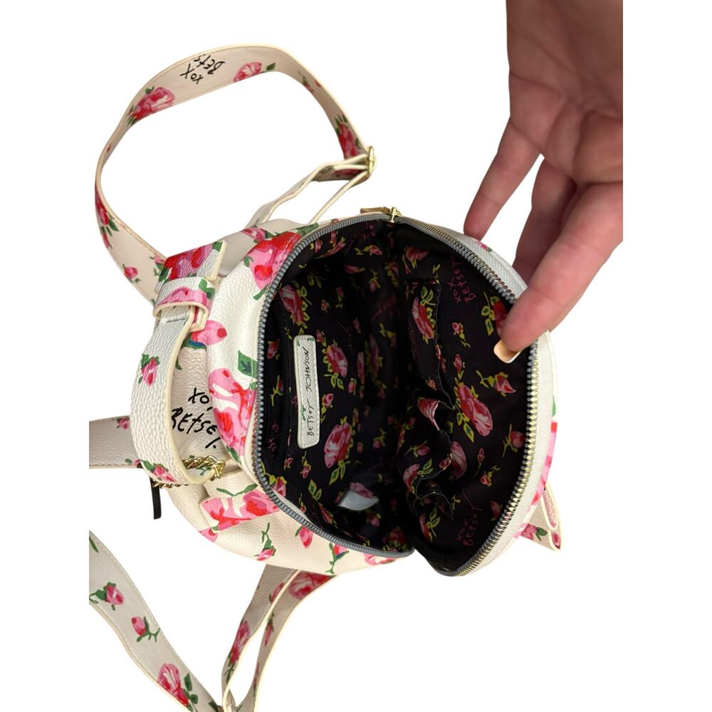 Betsey Johnson Garden Party Quilted Floral Backpack Bow White Pink Roses Clean - Picture 6 of 11